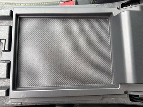 Used 2023 Subaru Outback Onyx Edition image 32