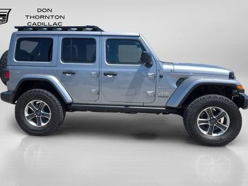 Used 2019 Jeep Wrangler Unlimited Sahara w/ Cold Weather Group AWD/4WD image 6