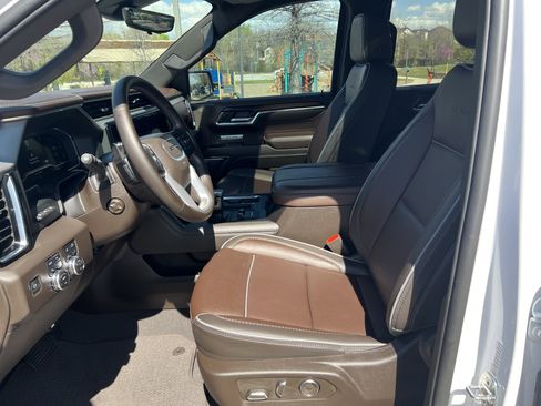 Used 2024 GMC Sierra 1500 Denali w/ Denali Reserve Package image 16