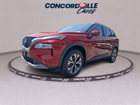 Used 2022 Nissan Rogue SV w/ SV Premium Package AWD/4WD image 3
