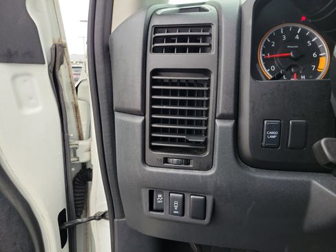 Used 2013 Nissan Titan SV w/ SV Value Truck Pkg image 21