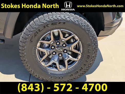 Used 2026 Chevrolet Colorado ZR2 w/ Technology Package AWD/4WD image 13