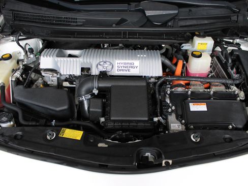 Used 2014 Toyota Prius Two FWD image 31