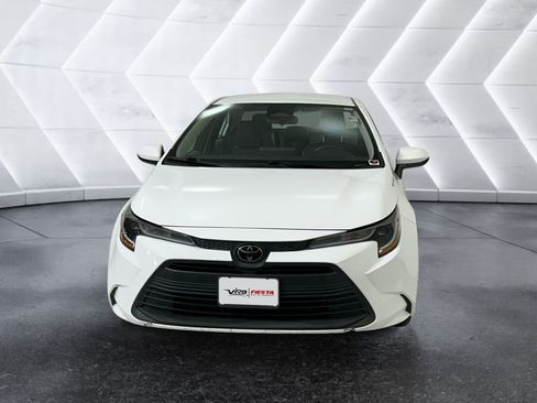 Used 2023 Toyota Corolla LE FWD image 2
