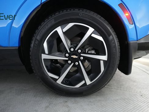 Used 2024 Chevrolet Equinox EV LT FWD image 9