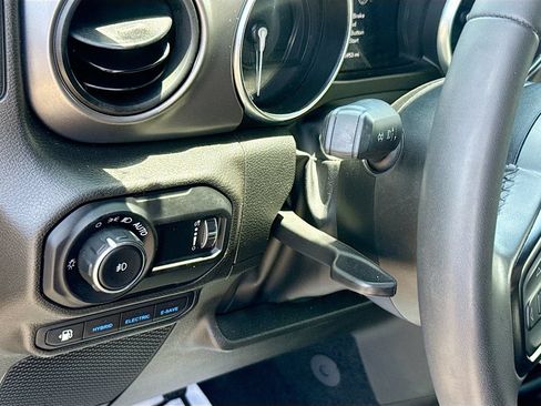 Certified 2023 Jeep Wrangler Unlimited AWD/4WD image 11