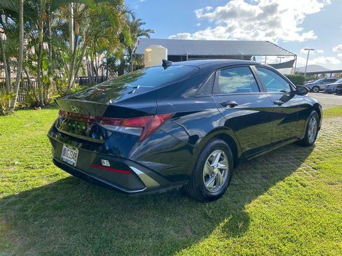 Certified 2025 Hyundai Elantra SE FWD image 7