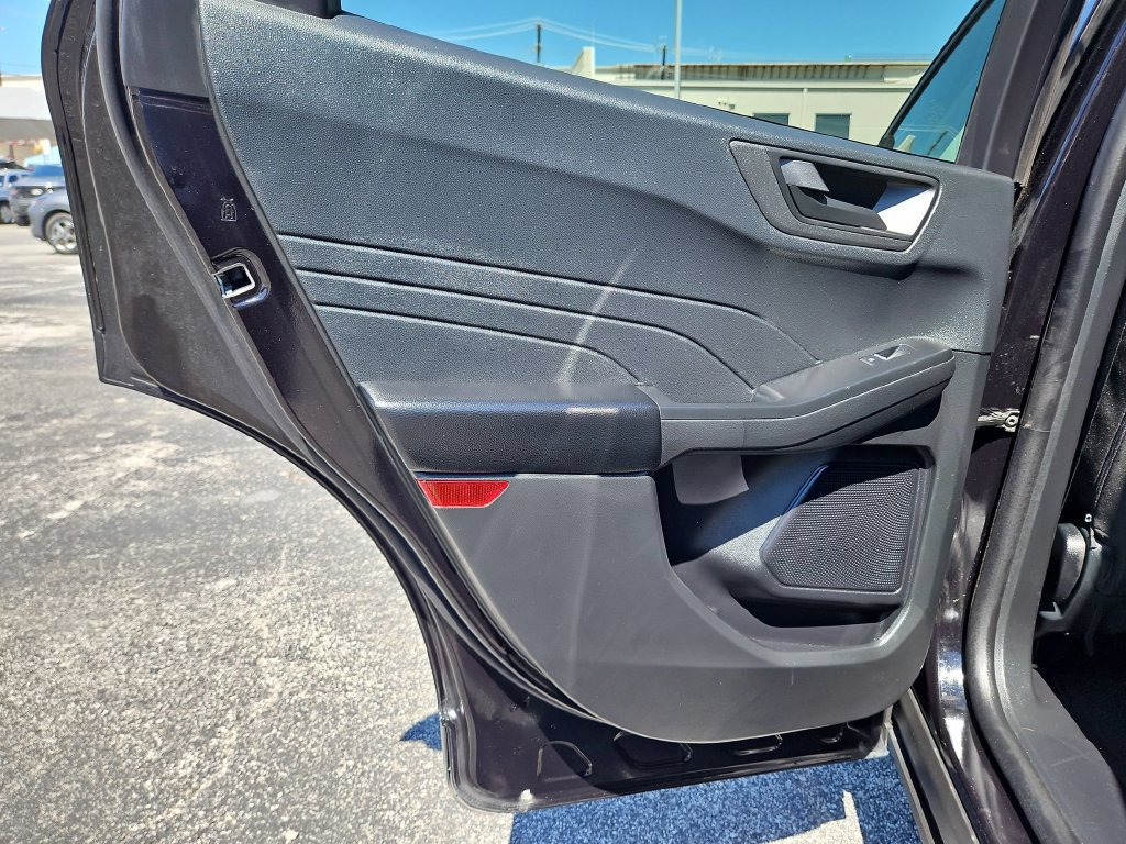 Used 2025 Ford Escape Active AWD/4WD image 25