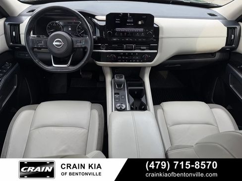 Used 2022 Nissan Pathfinder SL AWD/4WD image 28