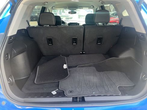 Used 2024 GMC Terrain SLE w/ Driver Convenience Package FWD image 12