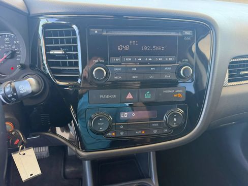 Used 2016 Mitsubishi Outlander ES FWD image 12