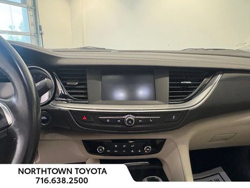 Used 2018 Buick Regal Preferred w/ Driver Confidence Package #1 FWD image 21