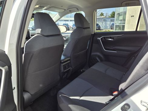 Used 2025 Toyota RAV4 XLE AWD/4WD image 20