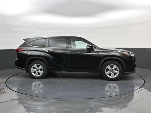 Used 2020 Toyota Highlander L AWD/4WD image 9