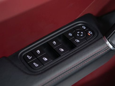 Certified 2022 Porsche Cayenne S image 27