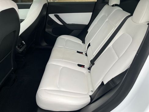 Used 2022 Tesla Model Y Long Range AWD/4WD image 11