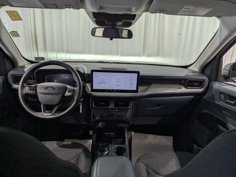 Used 2025 Ford Maverick XL image 13