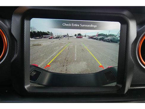 Used 2022 Jeep Gladiator Mojave w/ Cold Weather Group image 24