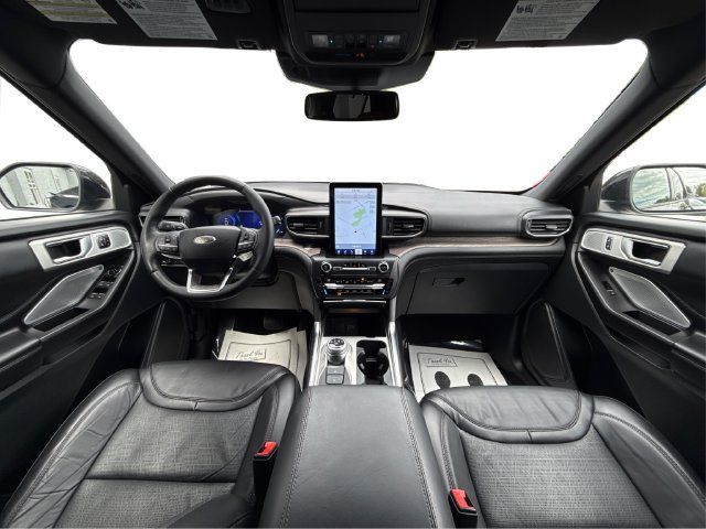 Used 2020 Ford Explorer Platinum w/ Premium Technology Package AWD/4WD image 31