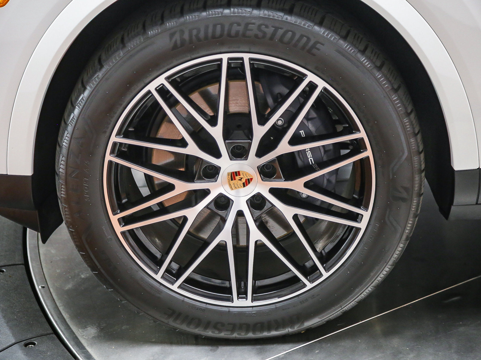 Certified 2025 Porsche Cayenne AWD/4WD image 13
