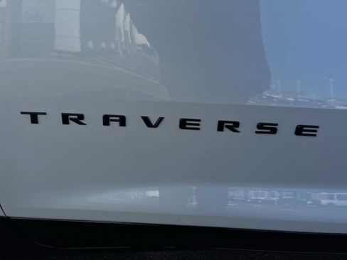 Certified 2024 Chevrolet Traverse RS image 33