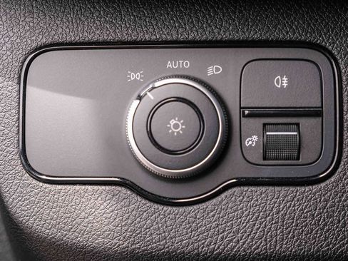 Used 2022 Mercedes-Benz Sprinter 2500 image 28