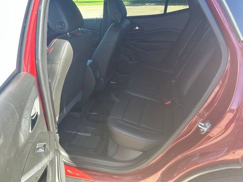 Used 2025 Chevrolet Trax RS w/ Driver Confidence Package FWD image 19