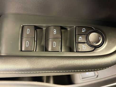 Used 2025 Buick Enclave Preferred image 15