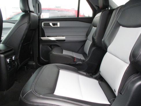 Used 2023 Ford Explorer XLT w/ Equipment Group 202A image 41