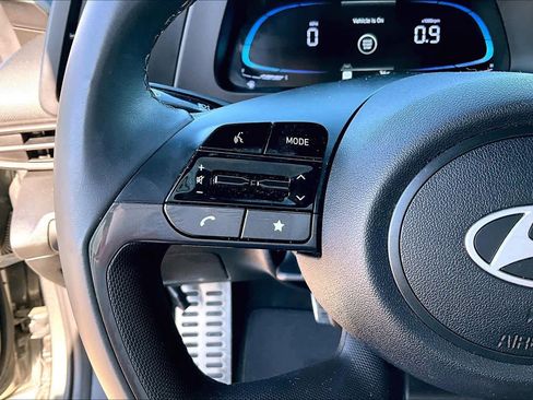 Used 2025 Hyundai Elantra Sport image 23