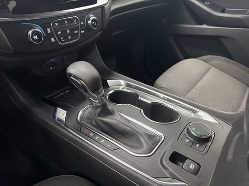 Used 2023 Chevrolet Traverse LT FWD image 19