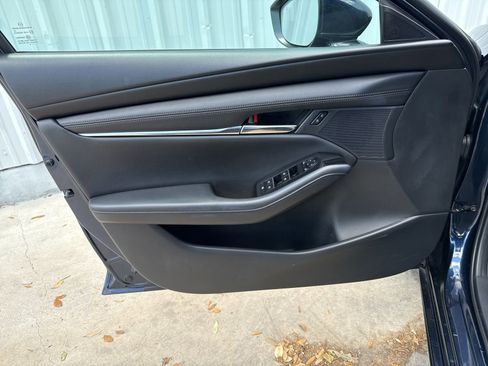 Used 2024 MAZDA MAZDA3 s image 11