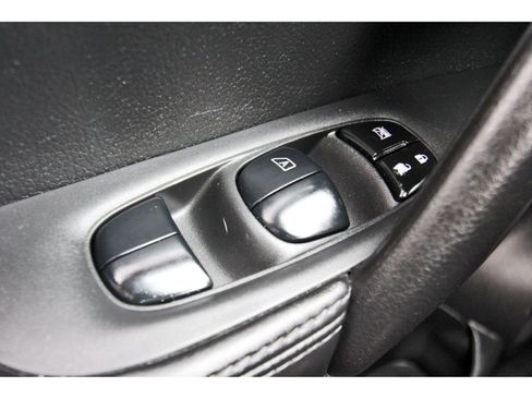 Used 2019 Nissan Rogue Sport SV image 22