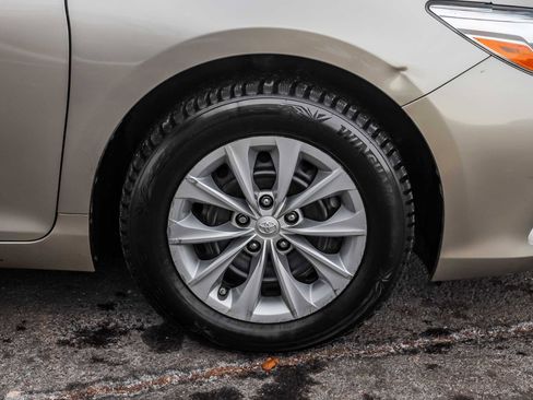 Used 2015 Toyota Camry LE image 7