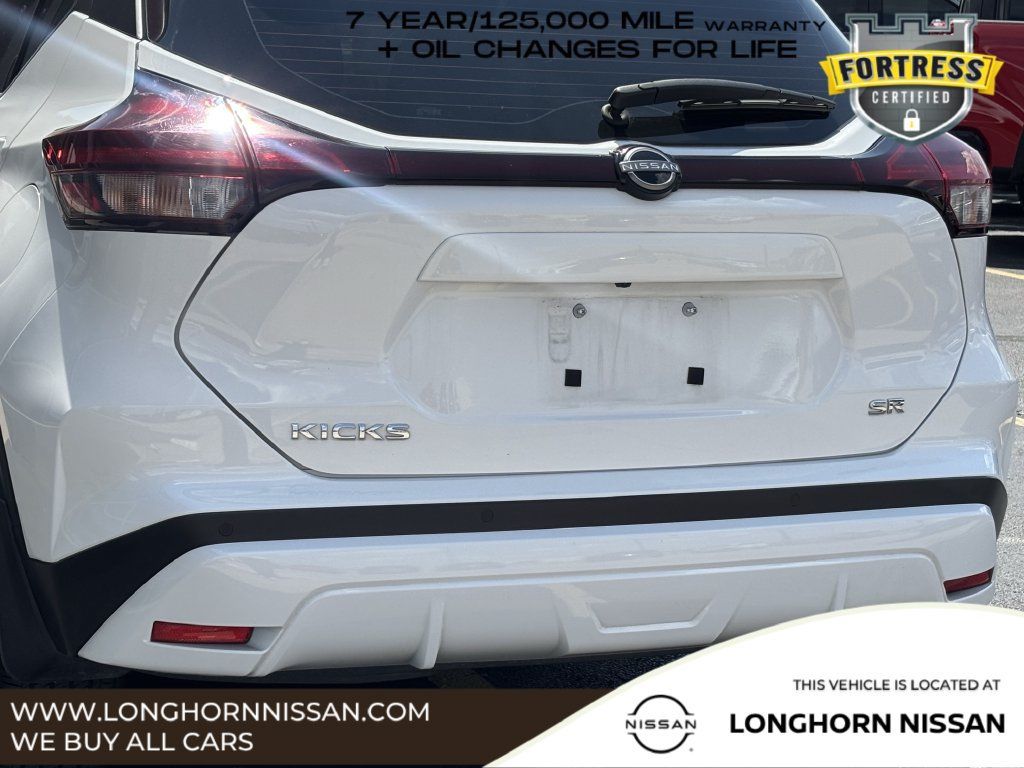 Used 2024 Nissan Kicks SR w/ SR Premium Package FWD image 5