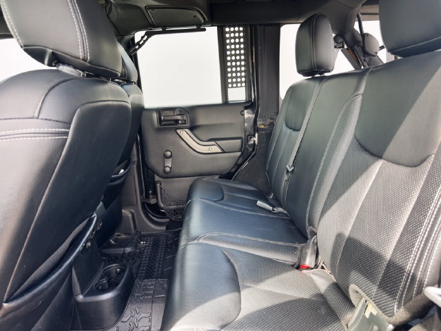 Used 2018 Jeep Wrangler Unlimited Sport w/ Connectivity Group AWD/4WD image 27