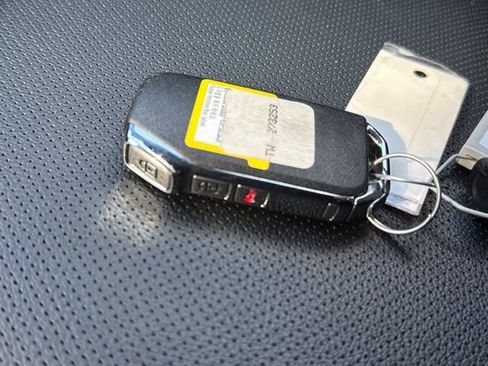 Used 2025 Kia Sportage X-Line AWD/4WD image 37