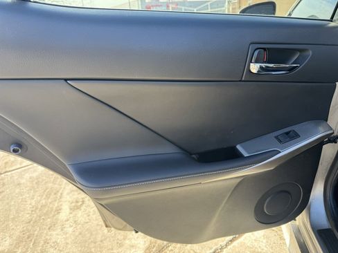 Used 2016 Lexus IS 350 AWD image 17