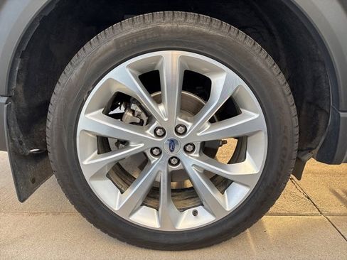 Used 2022 Ford Explorer Platinum w/ Equipment Group 601A image 6