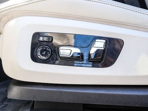 Certified 2025 BMW X6 xDrive40i w/ Premium Package AWD/4WD image 18