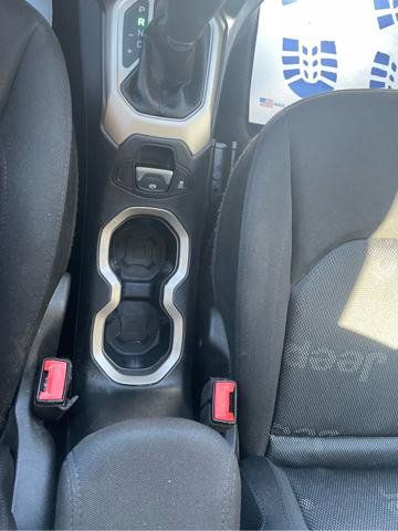 Used 2016 Jeep Renegade Latitude w/ Cold Weather Group AWD/4WD image 24