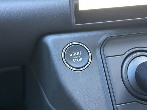 New 2026 Land Rover Defender 110 X-Dynamic SE image 28