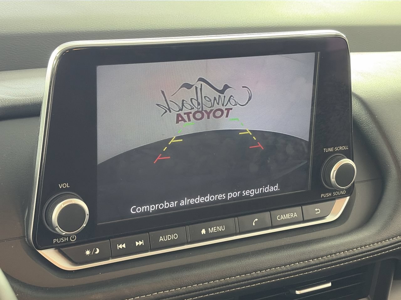 Used 2025 Nissan Rogue SV FWD image 16