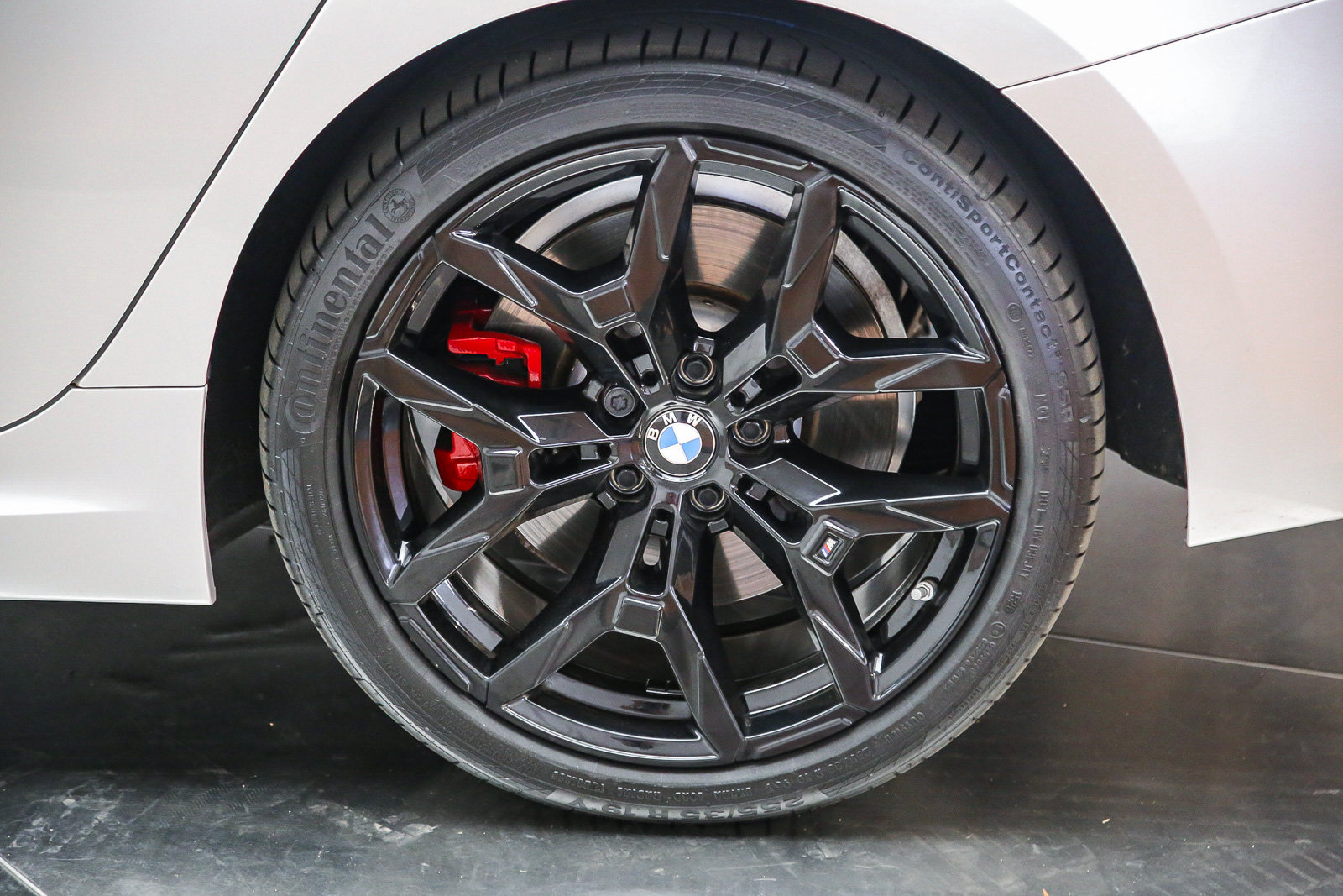 Certified 2025 BMW 330i Sedan w/ M Sport Package RWD image 11