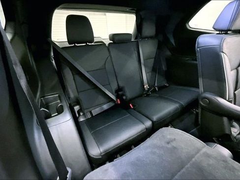 Used 2025 Buick Enclave Sport Touring image 31