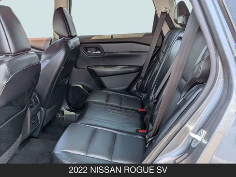Used 2022 Nissan Rogue SV w/ SV Premium Package FWD image 17