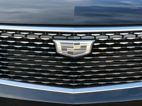 Used 2025 Cadillac XT6 Luxury FWD image 42