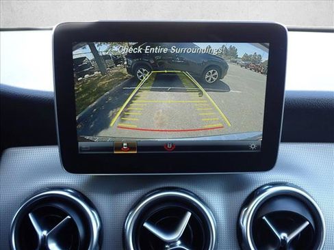 Used 2020 Mercedes-Benz GLA 250 4MATIC image 19