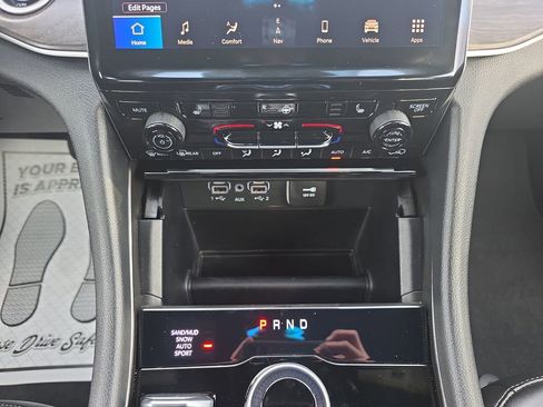 Used 2024 Jeep Grand Cherokee Limited image 21