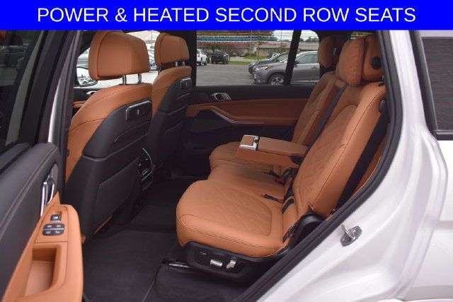 Used 2026 BMW X7 xDrive40i AWD/4WD image 11